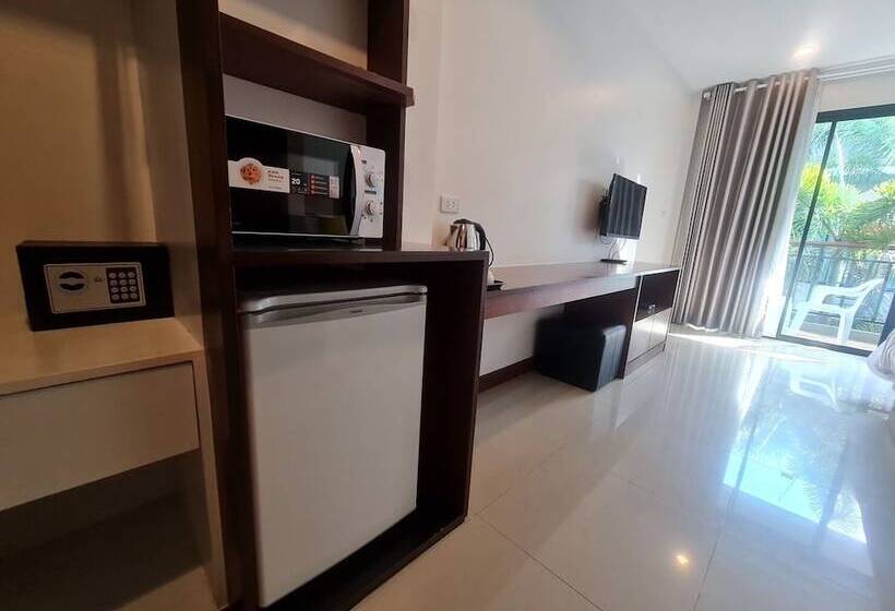 اتاق سوپریور با چشمانداز استخر, Diana Pool Access Phuket