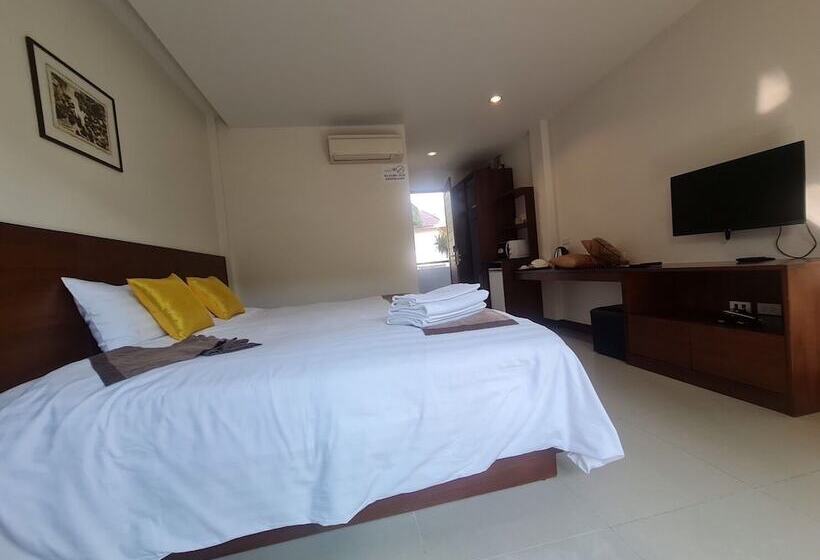 اتاق سوپریور با چشمانداز استخر, Diana Pool Access Phuket