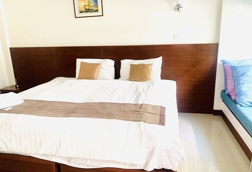 اتاق لوکس, Diana Pool Access Phuket