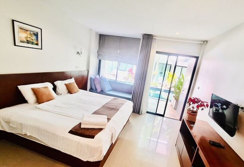 اتاق لوکس, Diana Pool Access Phuket