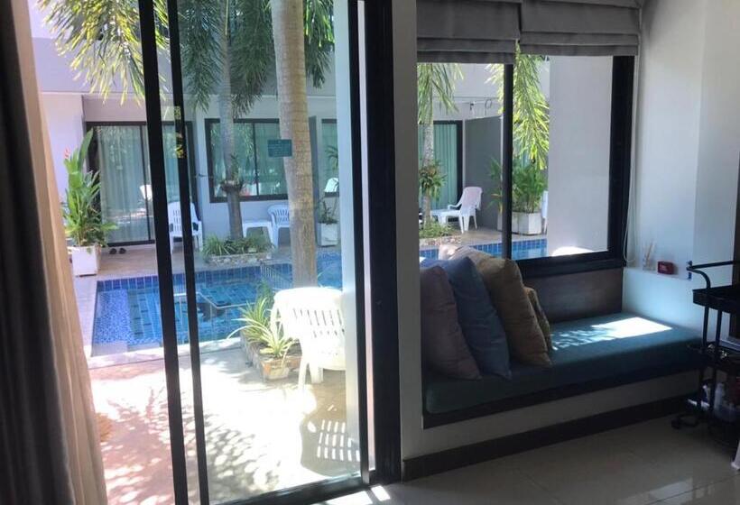 اتاق لوکس, Diana Pool Access Phuket