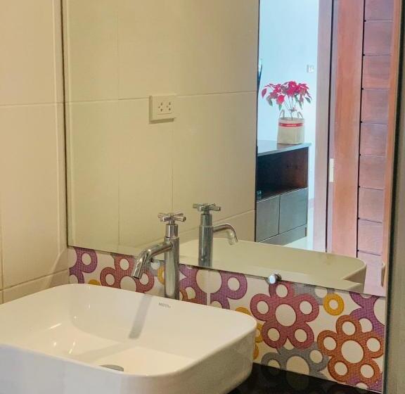 اتاق لوکس, Diana Pool Access Phuket