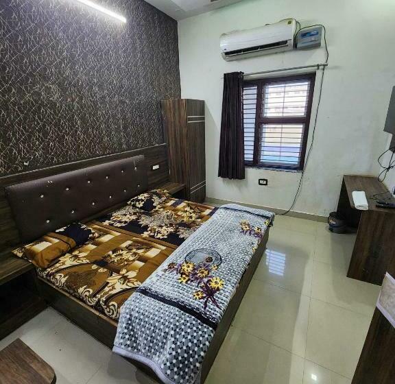 标准间, Pop 80681b   City Palace
