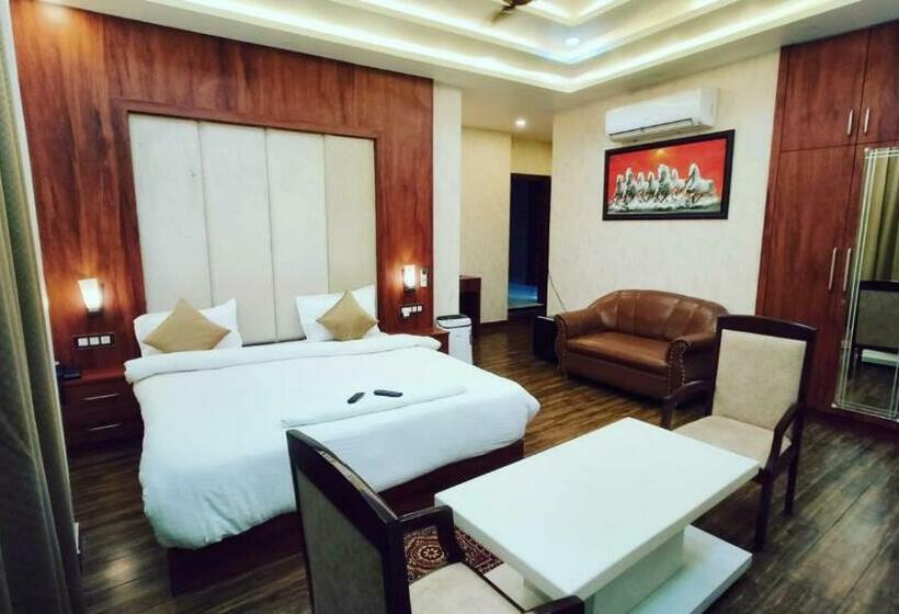 带大床的豪华间, V Square Airport