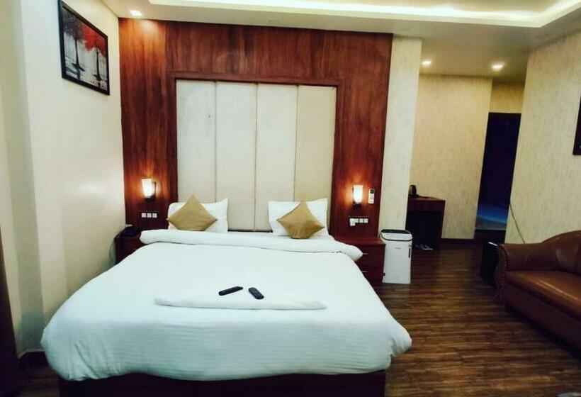 带大床的豪华间, V Square Airport