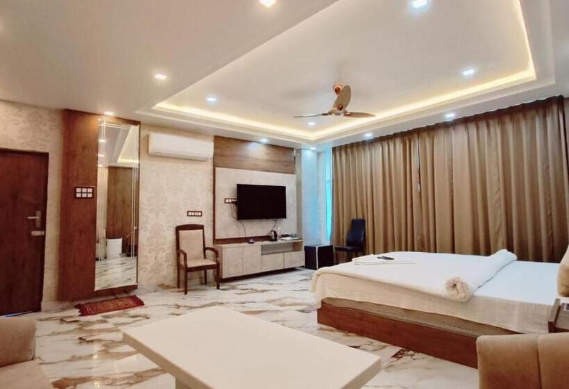 带大床的复式套间, V Square Airport