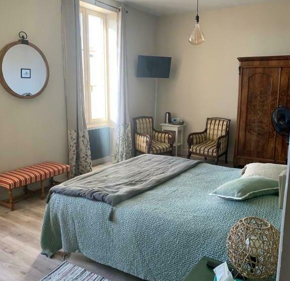 标准间, Aux Portes Des Iles