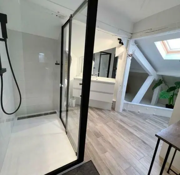 Suite Familiar, Duplex Avenue Royale