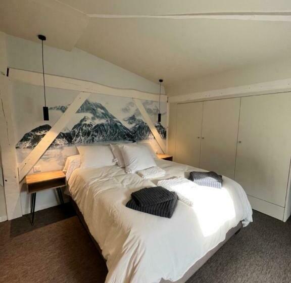 סוויטה משפחתית, Duplex Avenue Royale