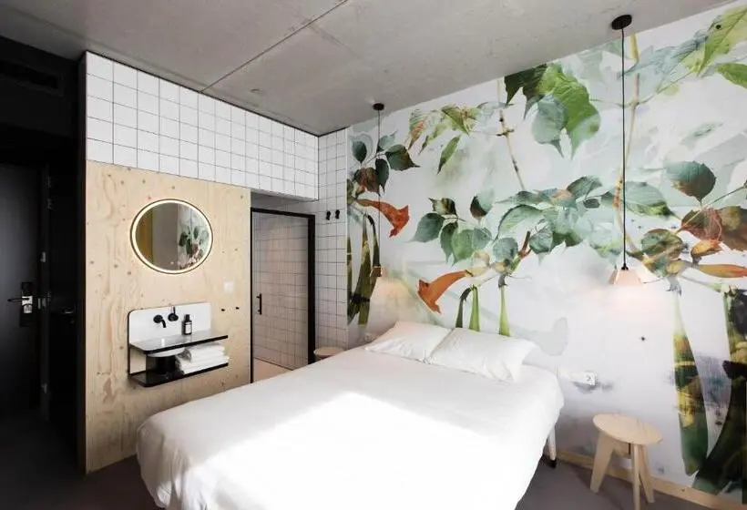 スタンダードルーム, Moloko  Just A Room  Sleep&shower Digital Key By Sms