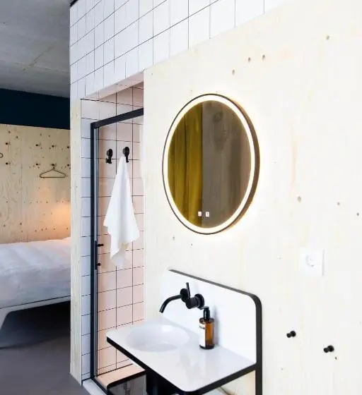 キングサイズベッドのスタンダードルーム, Moloko  Just A Room  Sleep&shower Digital Key By Sms