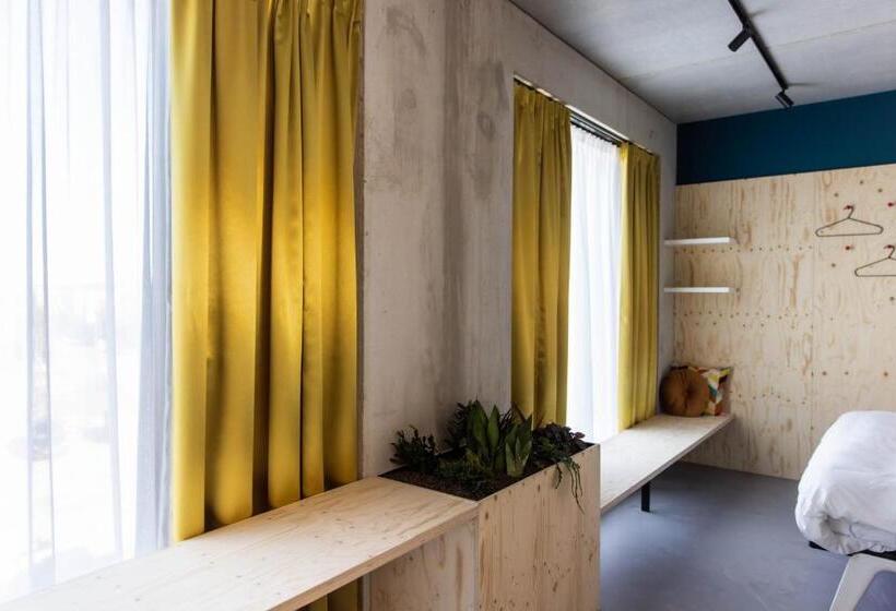 Стандартный Номер Кровать Кинг, Moloko Just A Room Sleep&shower Digital Key By Sms