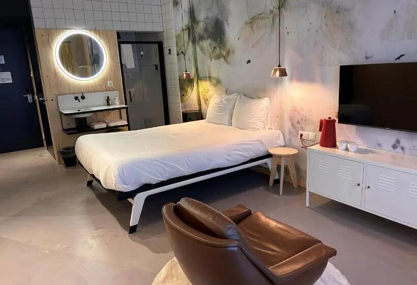 スタンダードスタジオ, Moloko  Just A Room  Sleep&shower Digital Key By Sms