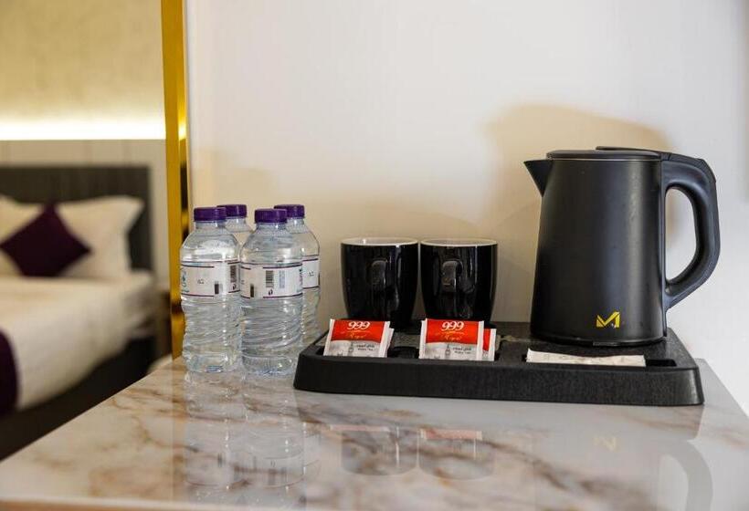 غرفة ديلوكس, Diamond Corners