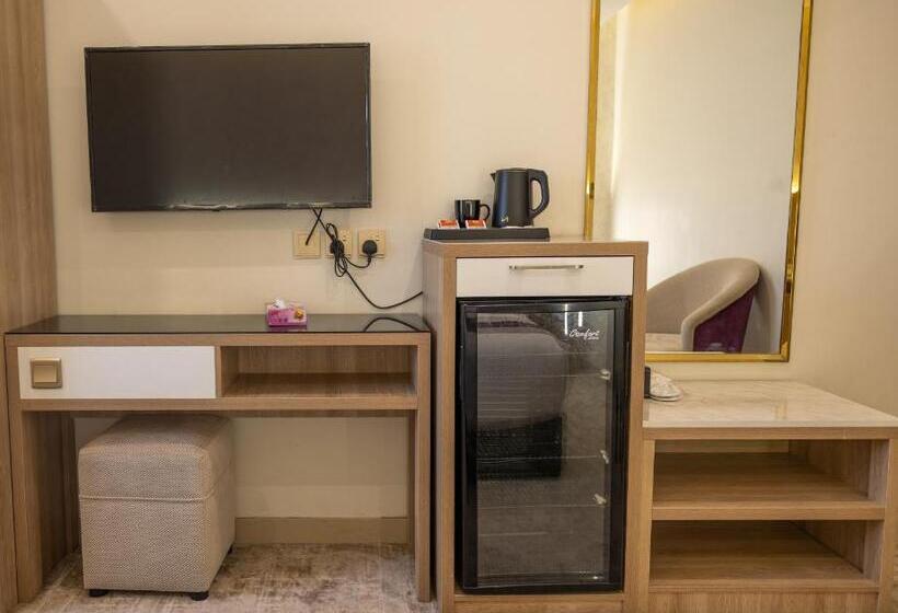 غرفة ديلوكس ثلاثية, Diamond Corners