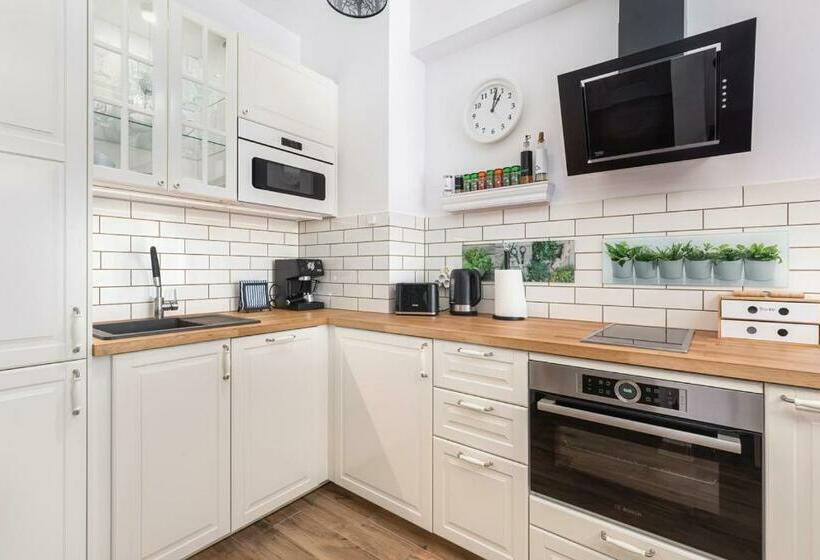 דירת חדר, Apartament Holiday 8/25