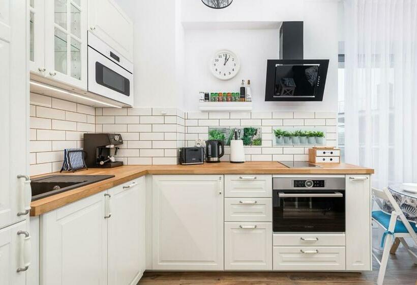 דירת חדר, Apartament Holiday 8/25