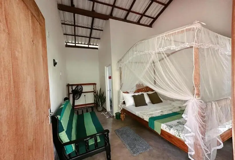 اتاق استاندارد, Midigama Inn
