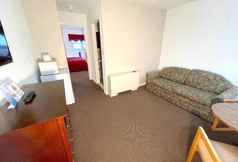 家庭套房, Cardinal Motel