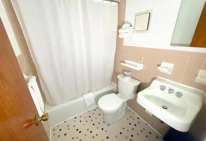 ベーシックルーム, Cardinal Motel