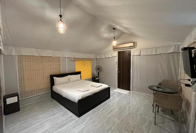 اتاق لوکس با تخت بزرگ, Farm Stay Resort   Shamirpet, Hyderabad