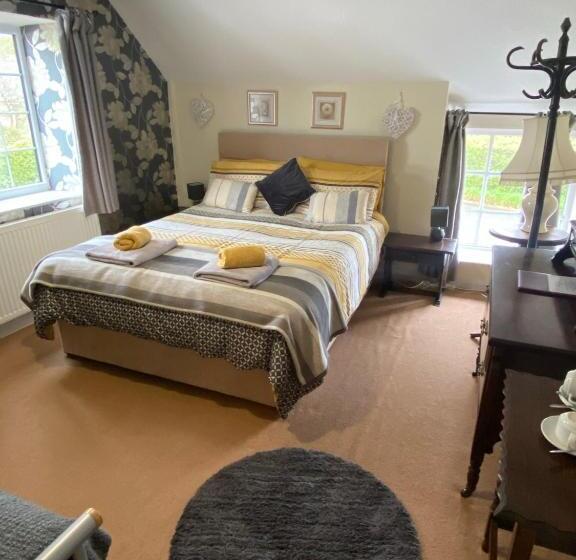 패밀리 룸 산 전망, The Crown Inn Longtown
