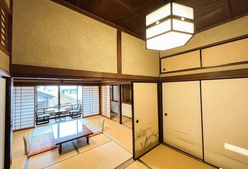 غرفة عائلية, Sangai Ryokan