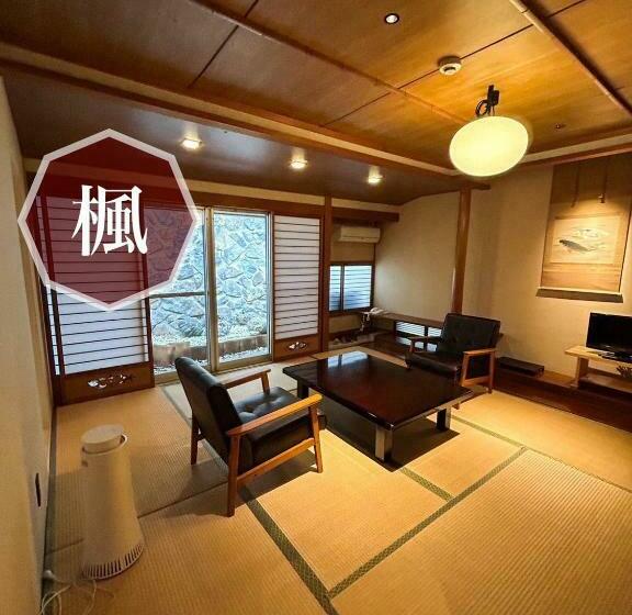 غرفة عائلية, Sangai Ryokan