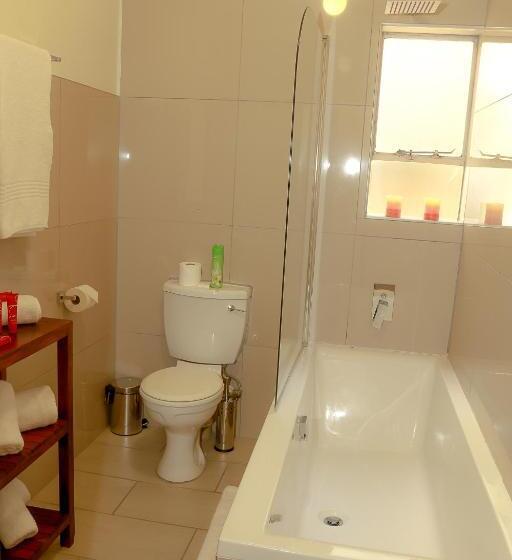 家庭套房, At Tzaneen