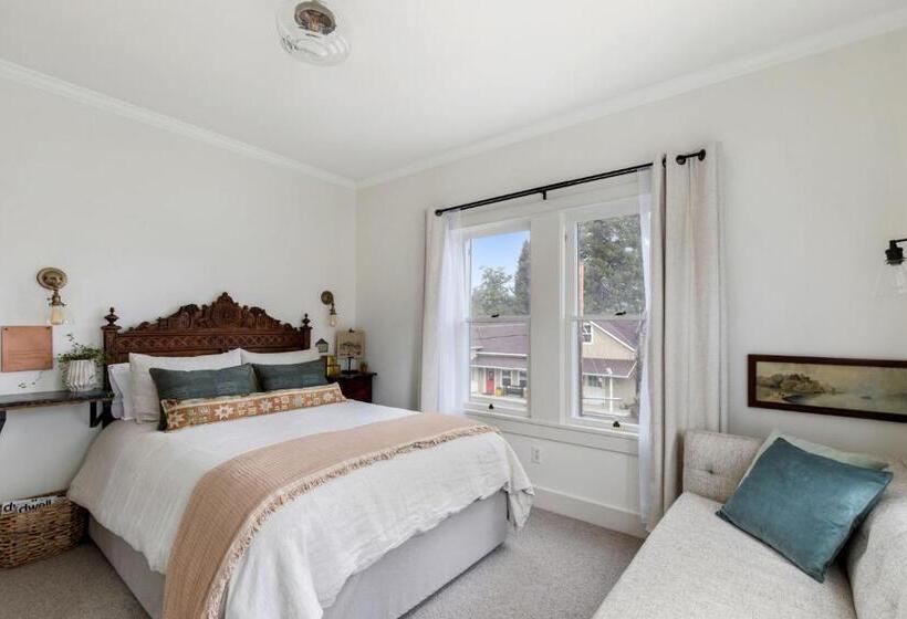 Standart Oda, Magnolia