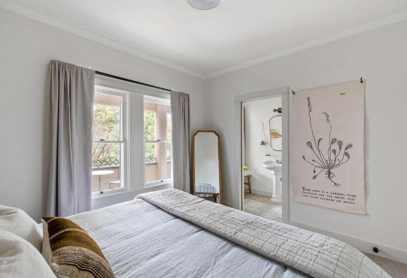 Büyük Çift Kişilik Yataklı Standart Oda, Magnolia