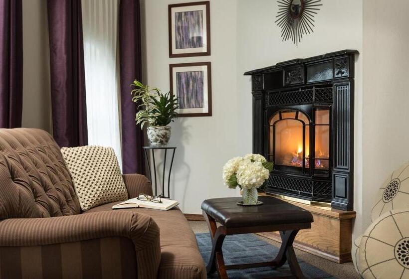 جناح سرير كينج, The Roosevelt Inn