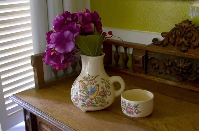 ガーデンビュースタンダードルーム, Granbury Gardens Bed And Breakfast