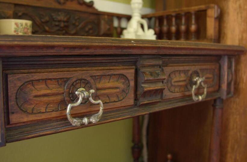 标准房带园景, Granbury Gardens Bed And Breakfast