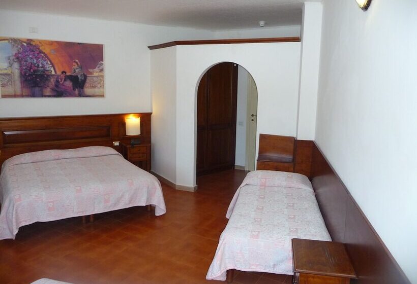 غرفة قياسية رباعية, Albergo Del Sole