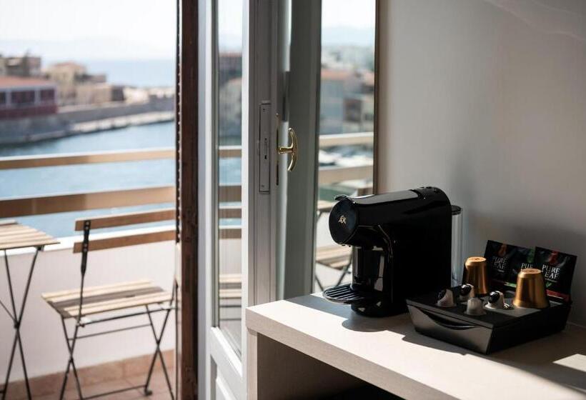 חדר בסיסי, Amphitrite