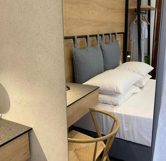 חדק דלוקס עם ג'קוזי, Amphitrite