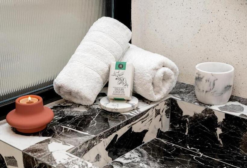 חדר דלוקס, Amphitrite