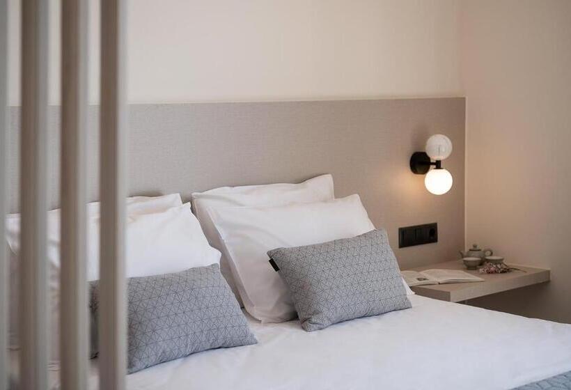 חדר בסיסי, Amphitrite