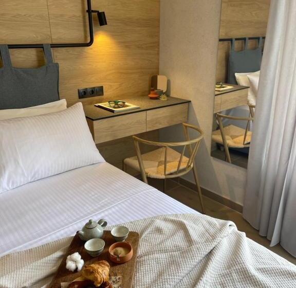 חדק דלוקס עם ג'קוזי, Amphitrite