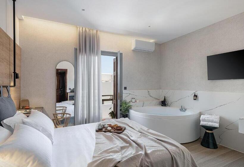 חדק דלוקס עם ג'קוזי, Amphitrite