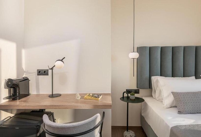 מיטה בחדר משותף, Amphitrite