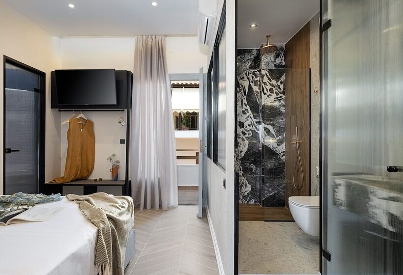 חדק דלוקס עם ג'קוזי, Amphitrite