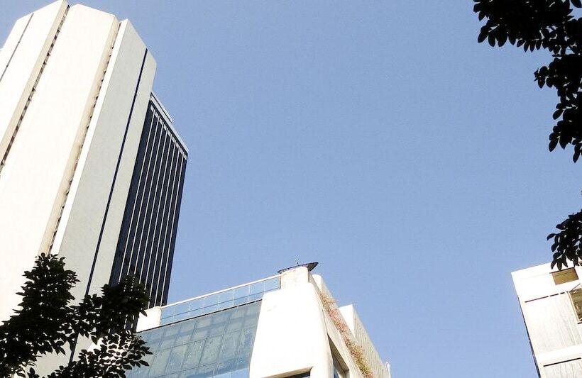 اتاق سوپریور با تخت بزرگ, Baan Silom Soi 3