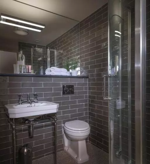 Basic-huone, Harper S Steakhouse With Rooms, Haslemere