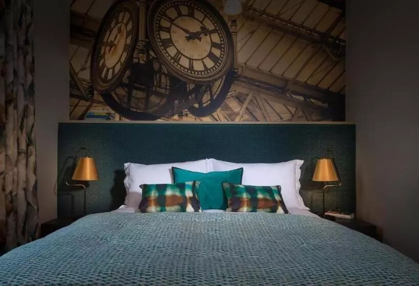 Basic-huone, Harper S Steakhouse With Rooms, Haslemere