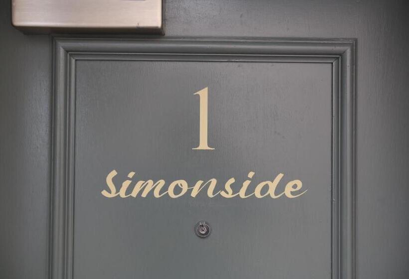 デラックスファミリールーム, Queens Head