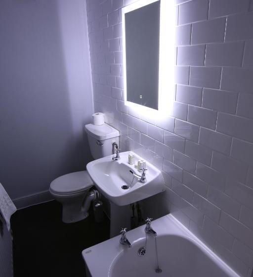 キングサイズベッドのスタンダードルーム, Queens Head