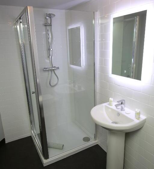 キングサイズベッドのスタンダードルーム, Queens Head