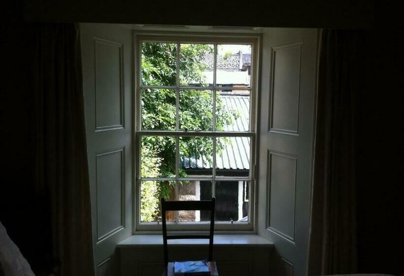 اتاق استاندارد با سرویس بهداشتی مشترک, Bankfoot Inn